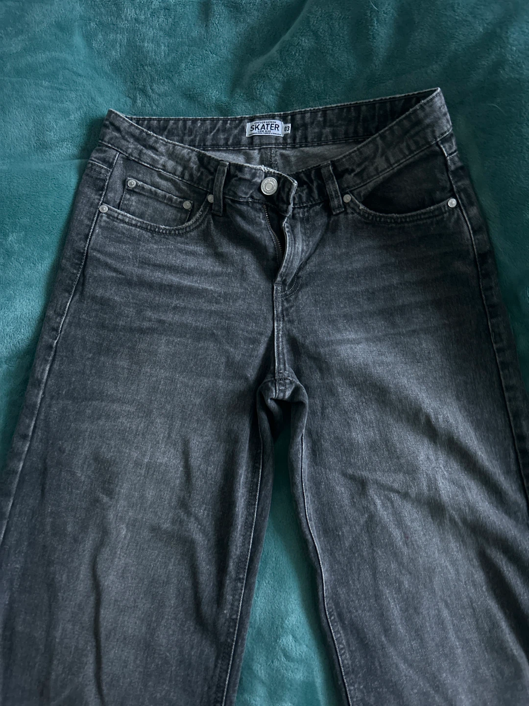Refuge Denim Grey/Black Skater Jeans