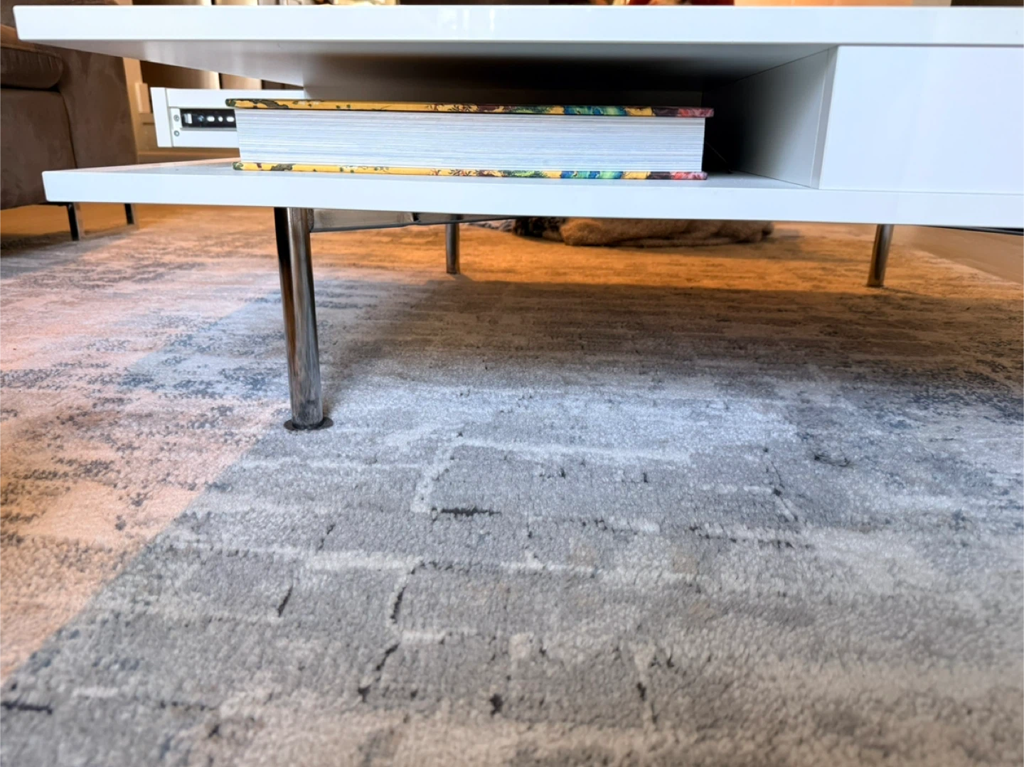 White Coffee Table - photo 3