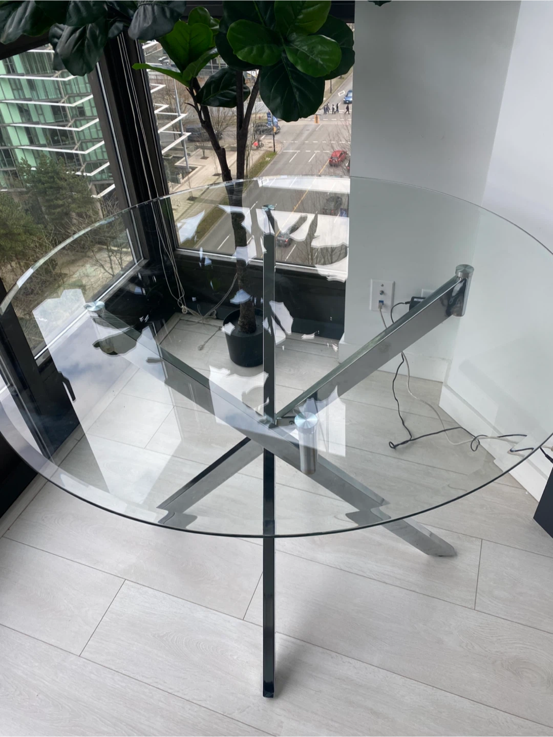 Round Glass Dining Table