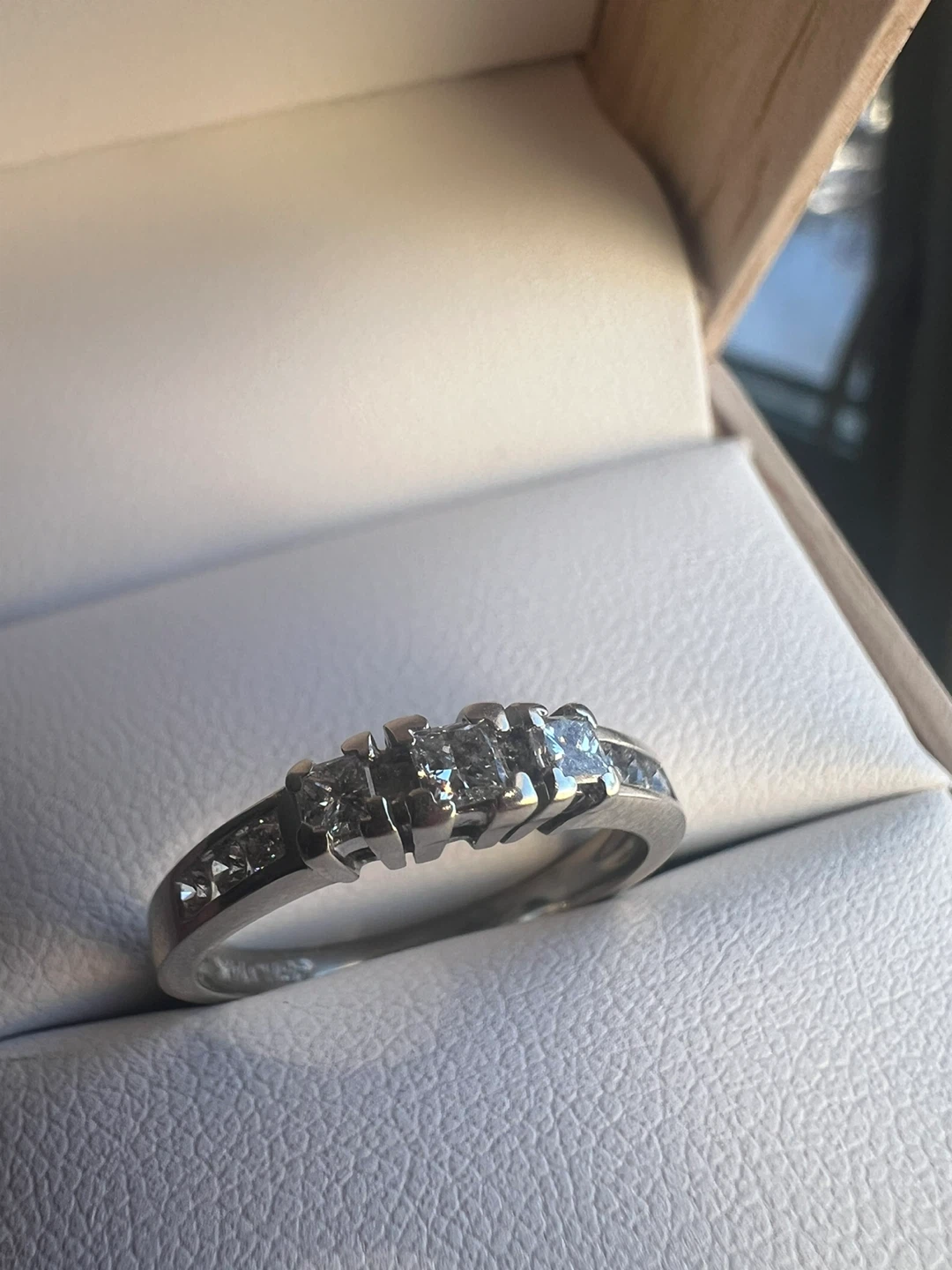 14K White Gold Diamond Ring