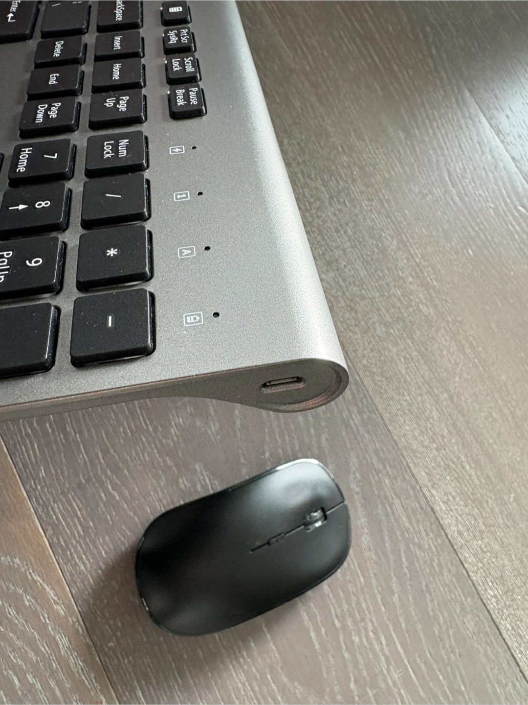Rechargeable Wireless Keyboard & Mouse - photo 2
