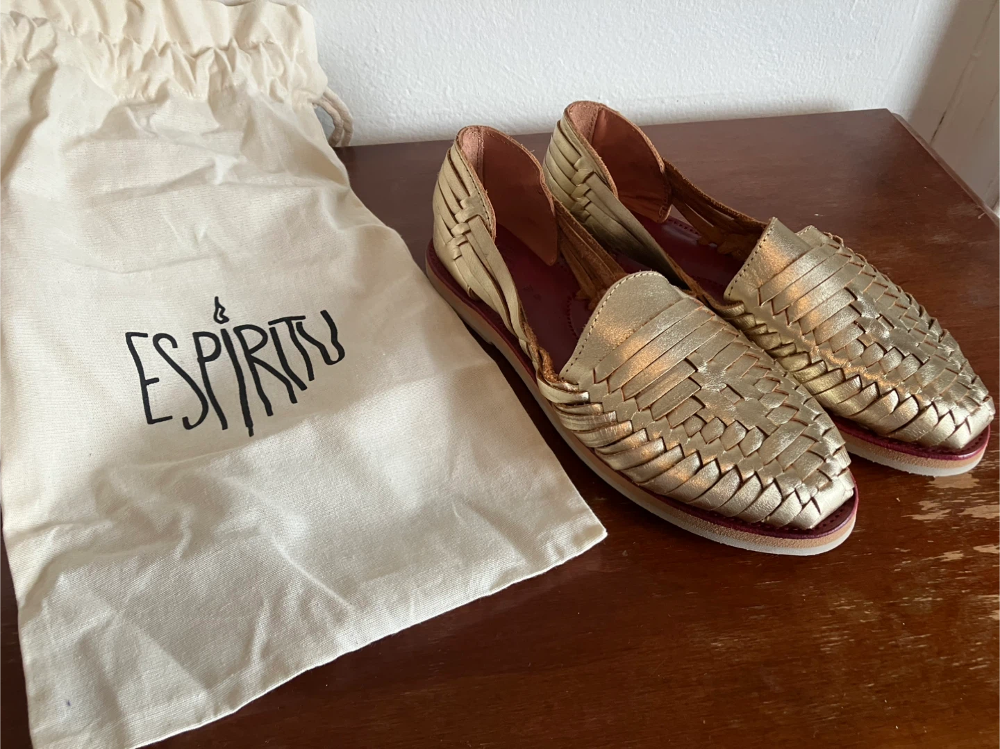 Espiritu Gold Woven Huarache Sandals - Size 9