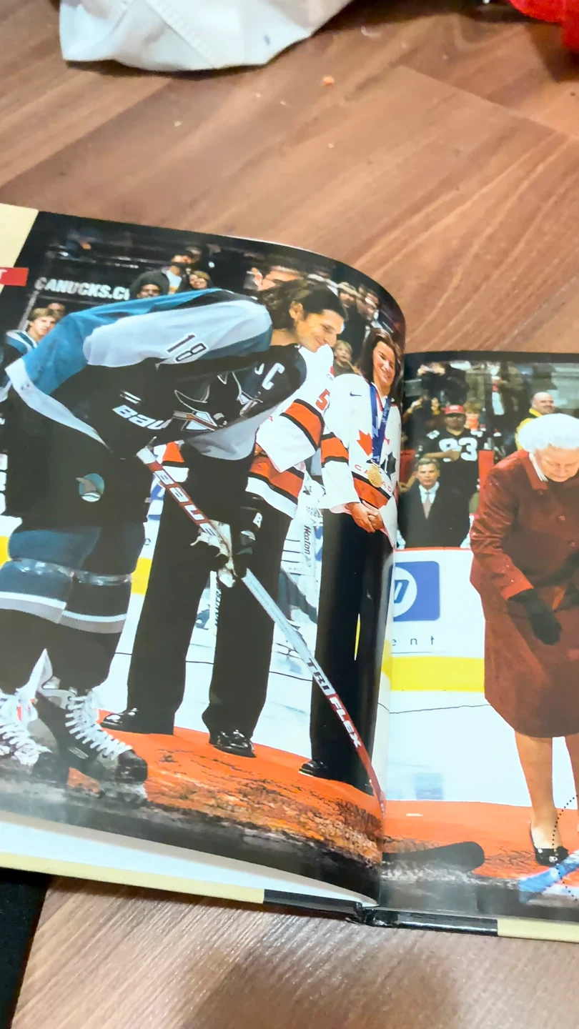 Vancouver Canucks Scrapbook - photo 3