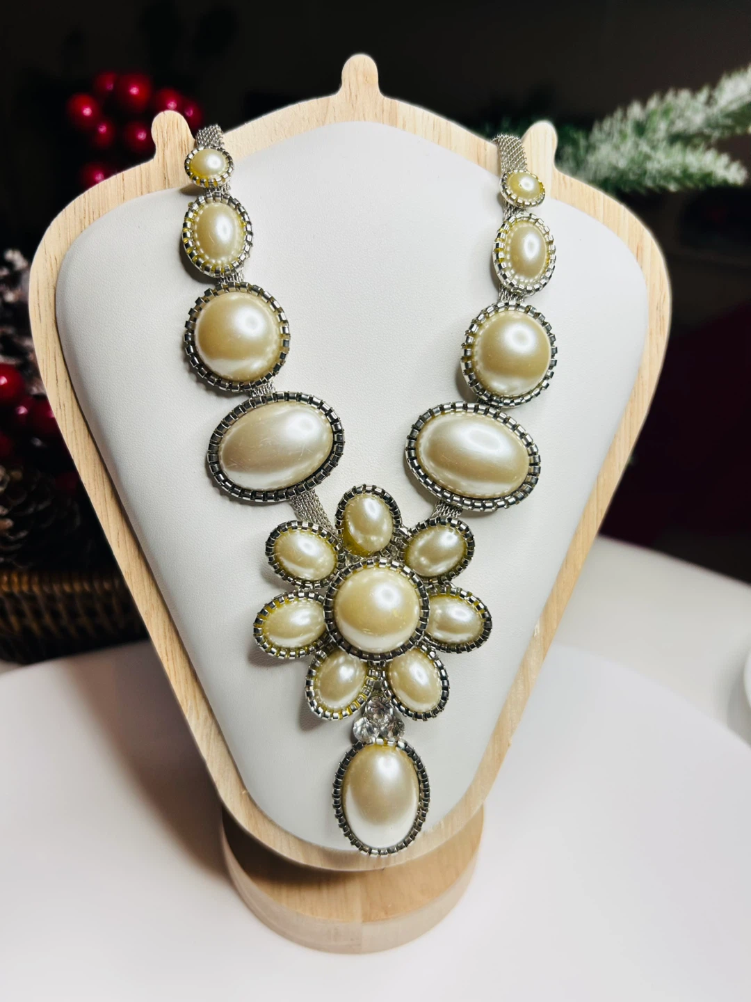 Pearl Statement Necklace - photo 2