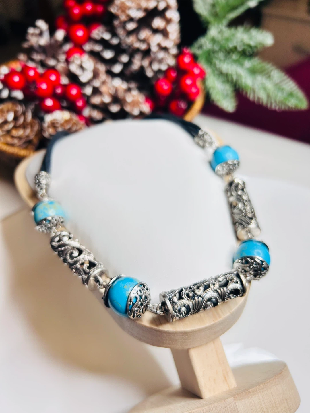 Turquoise & Silver Tone Necklace - photo 3