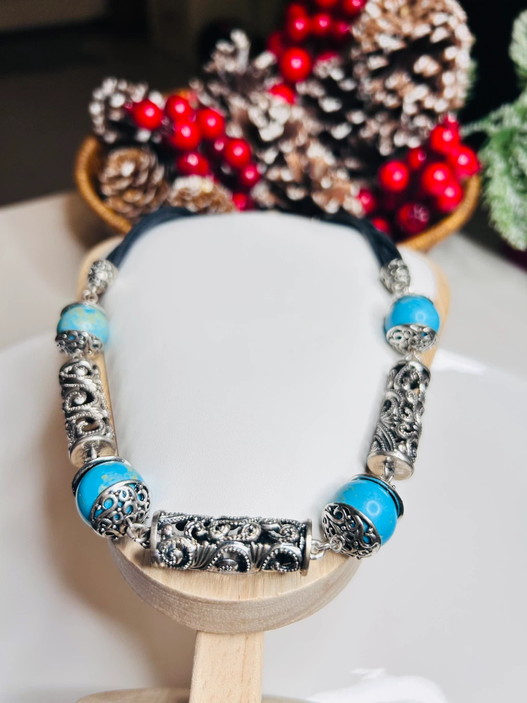 Turquoise & Silver Tone Necklace - photo 4