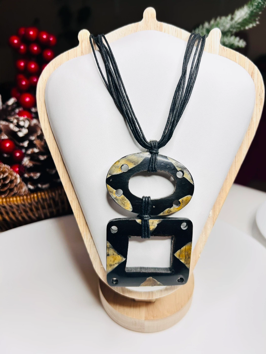 Geometric Pendant Necklace - Black & Beige