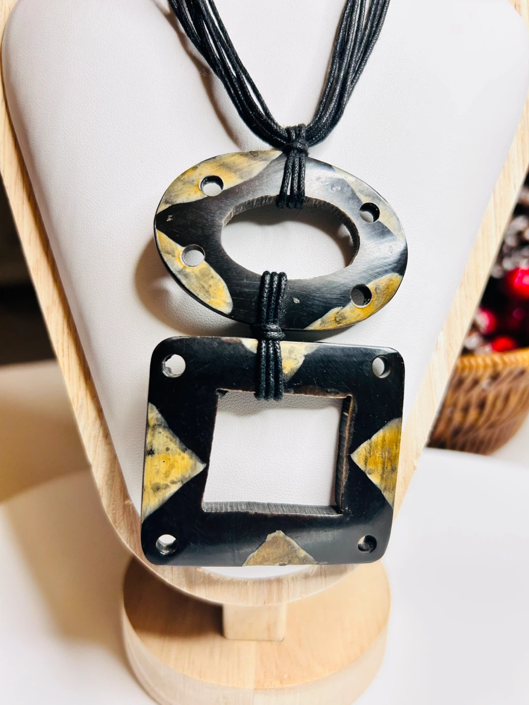 Geometric Pendant Necklace - Black & Beige - photo 2