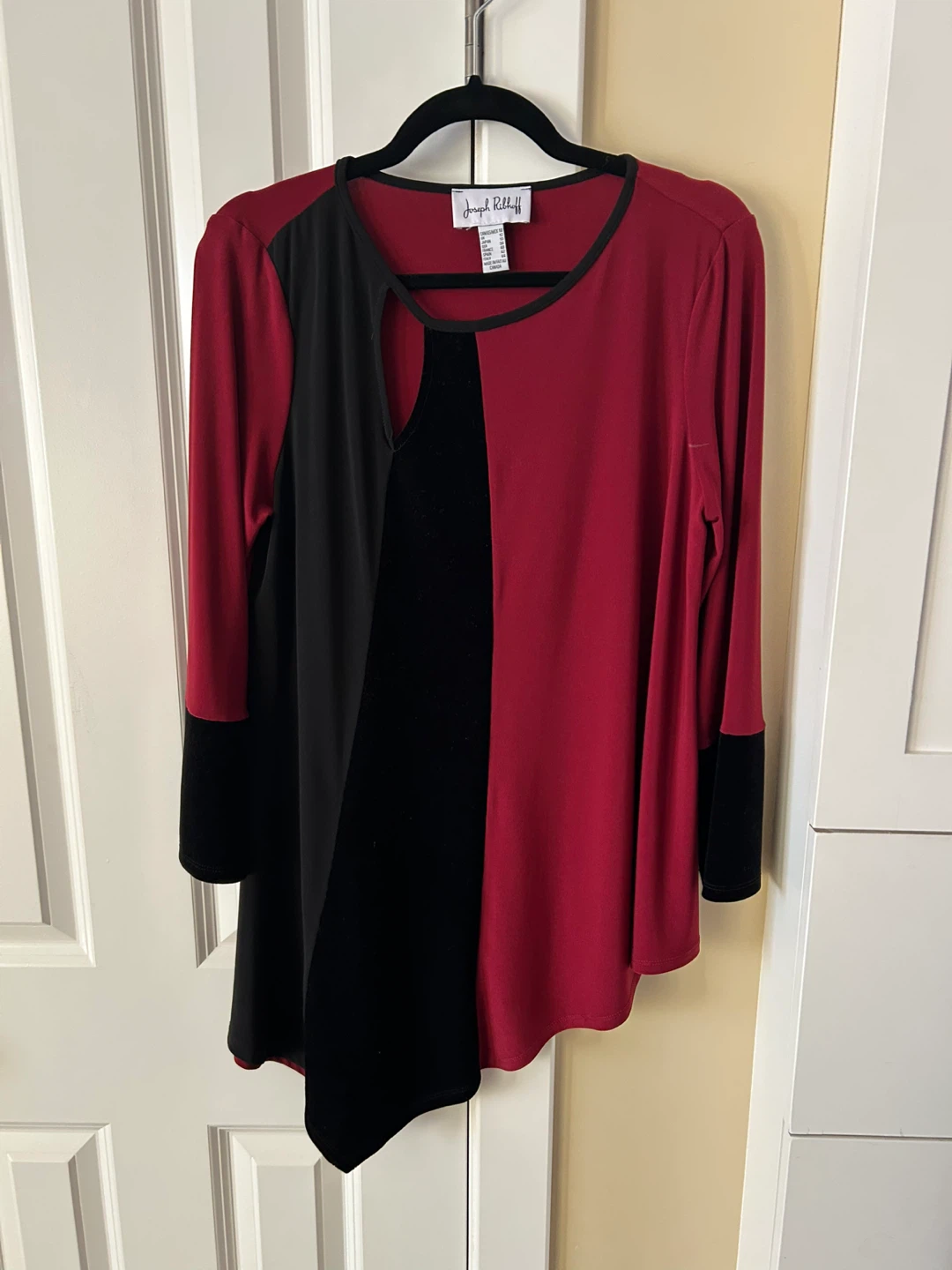 Joseph Ribkoff Top - Size 10 - Red & Black