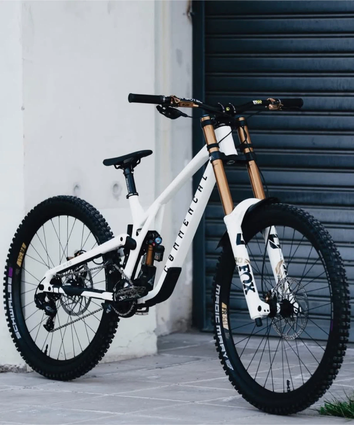 Commencal Supreme DH Downhill Mountain Bike