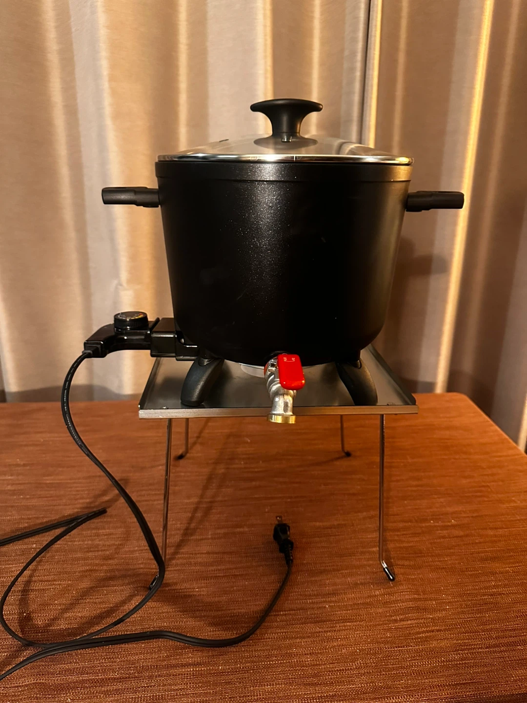 Wonnv Electric Wax melter for candle making with stand.