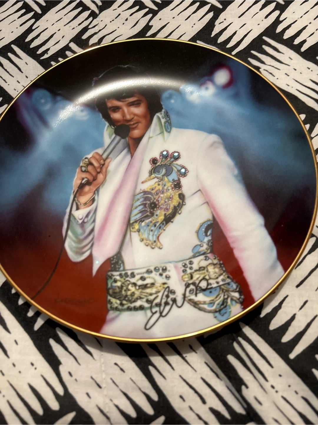 Remembering Elvis Plate - "The Legend"