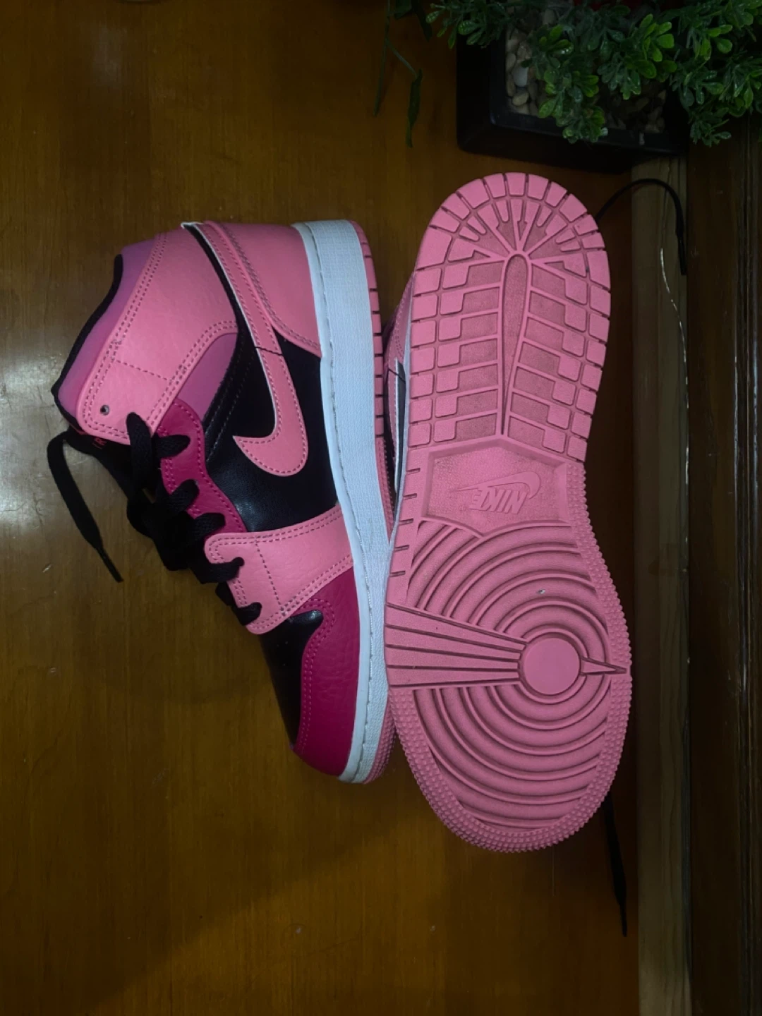 Nike Air Jordan 1 Mid, Size 5.5Y - photo 4