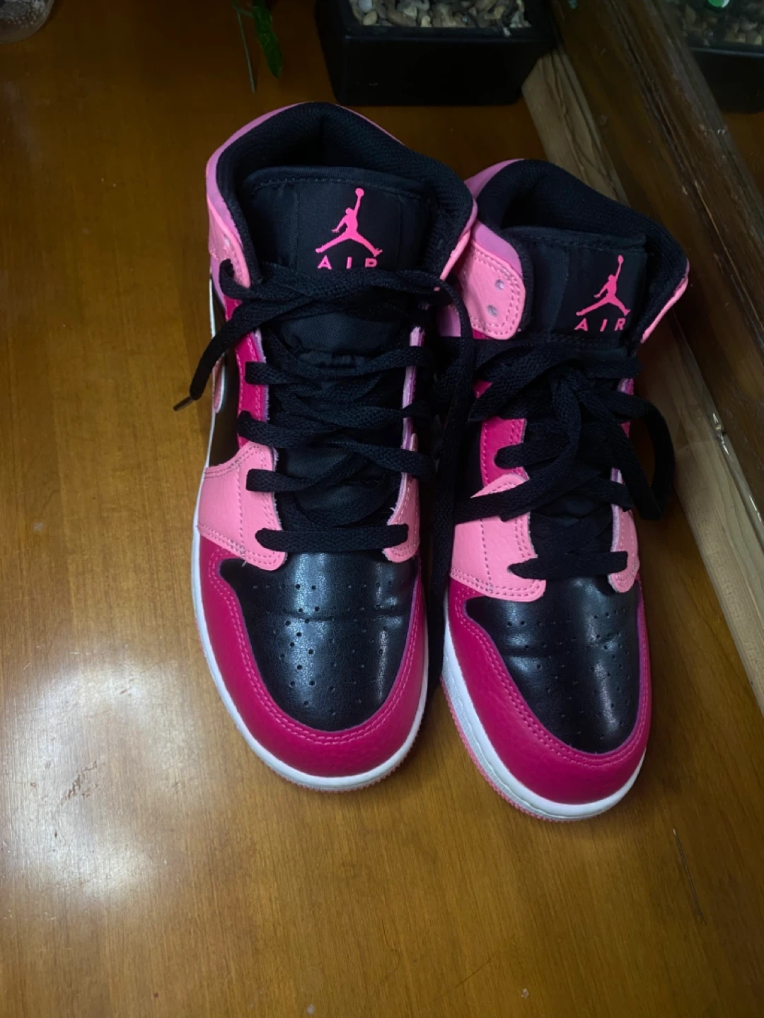 Nike Air Jordan 1 Mid, Size 5.5Y - photo 3