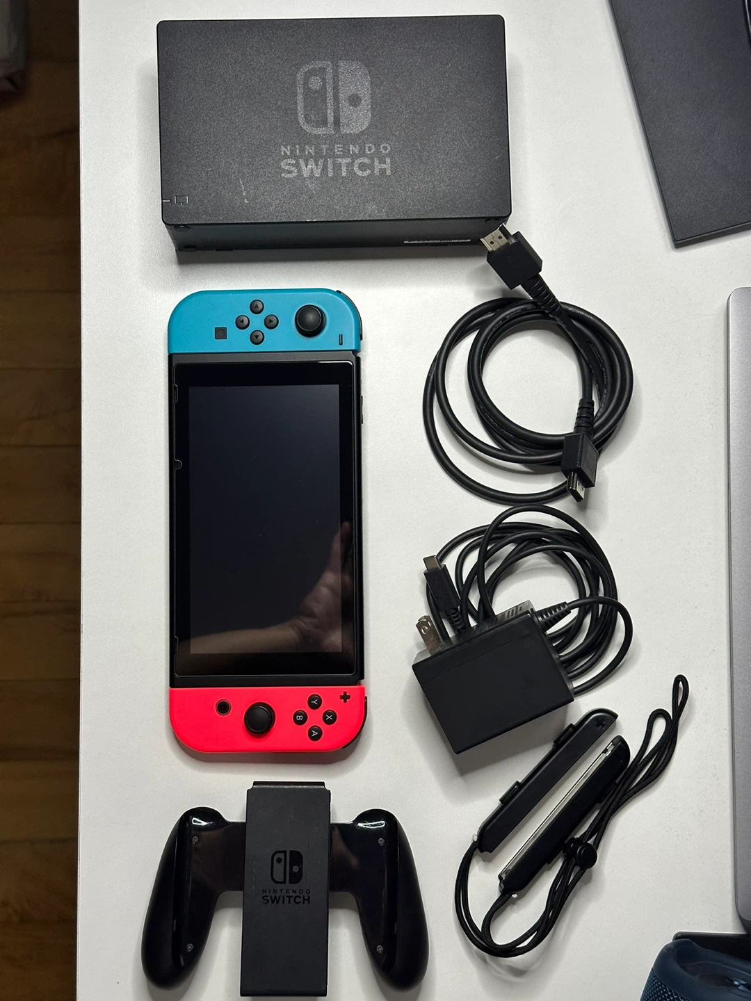 Nintendo Switch – Excellent Condition (Complete Set) - photo 5