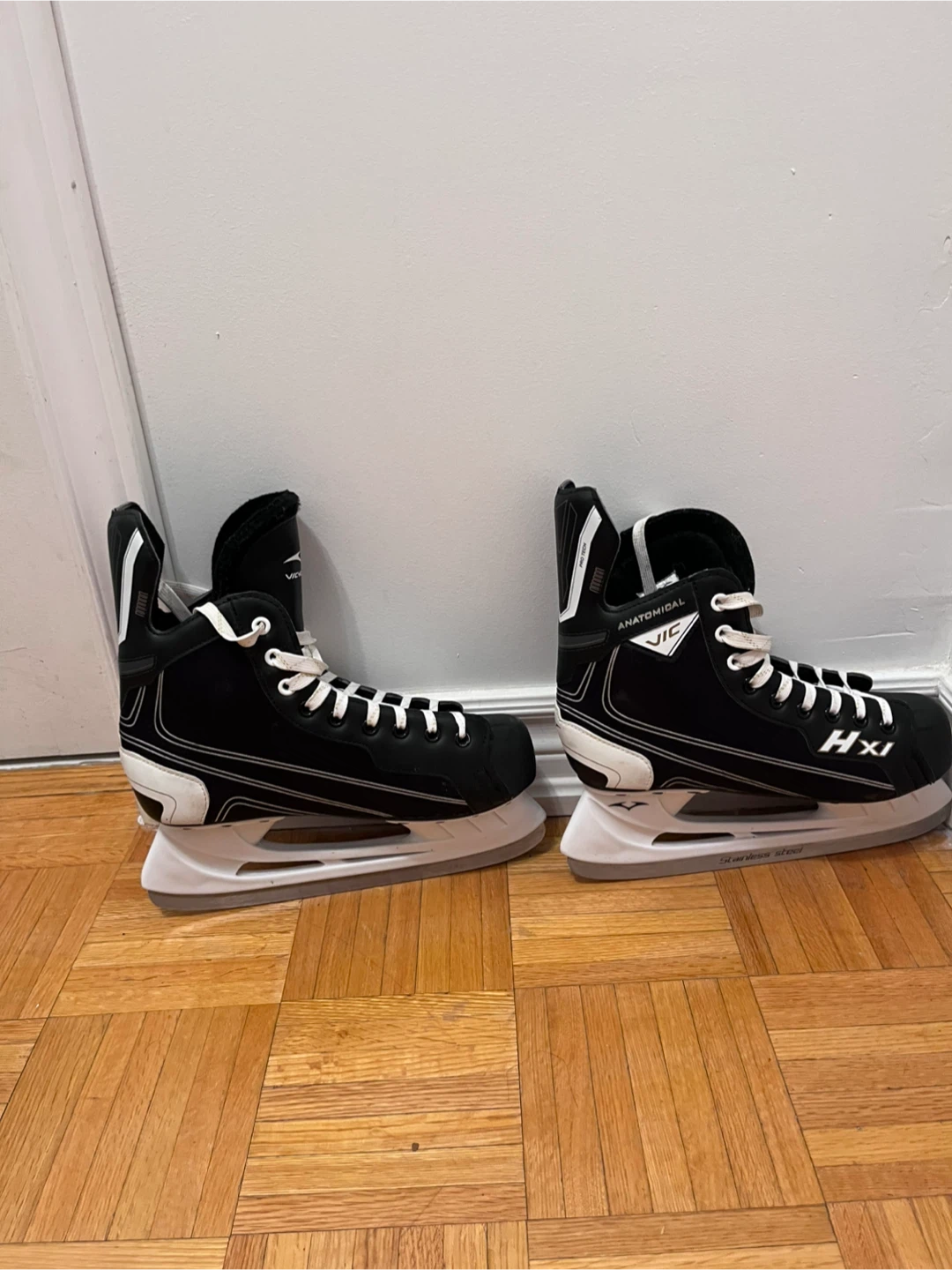 Vicklocker HXI Ice Skates - Size woman (8)