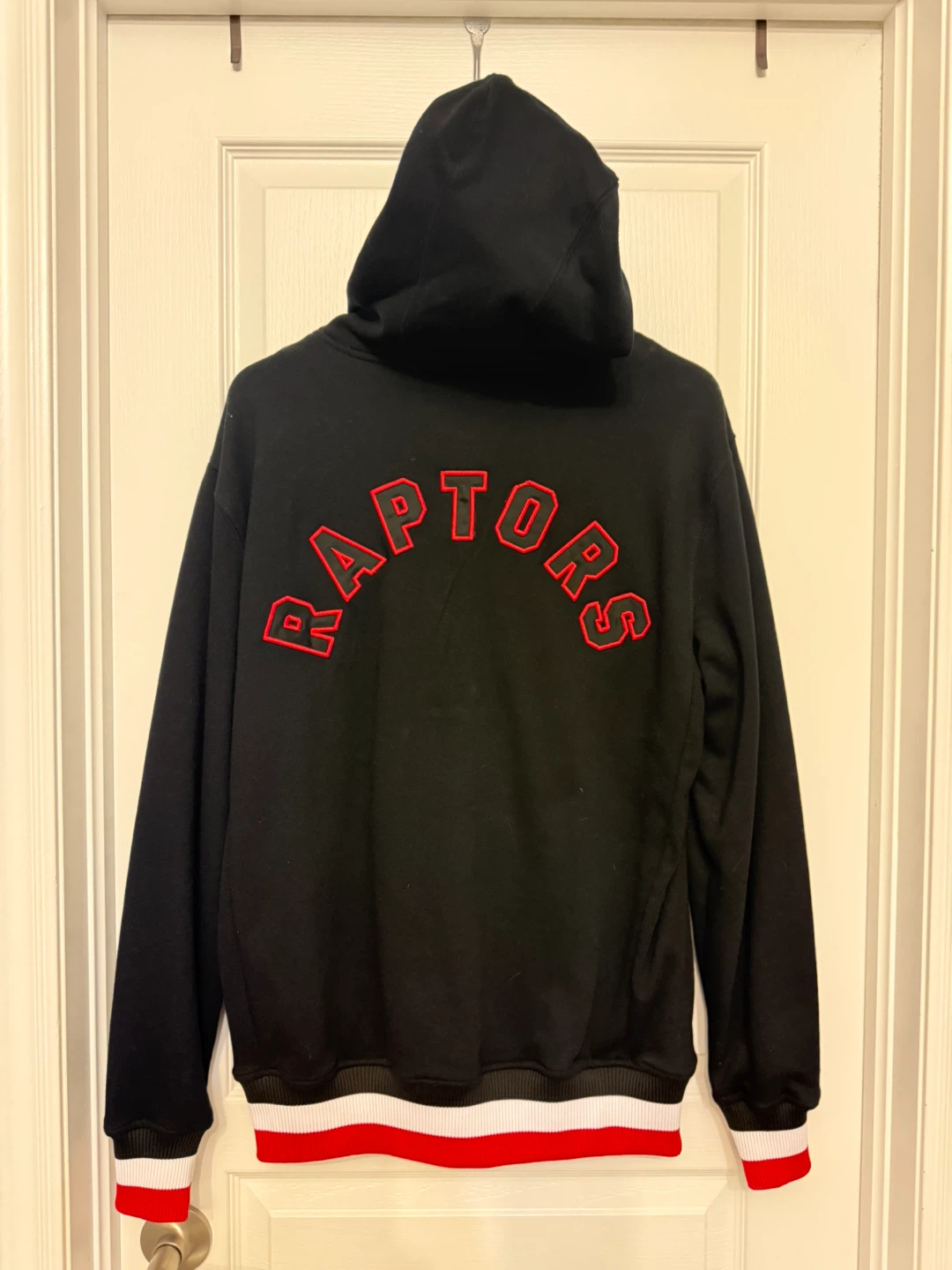 Toronto Raptors ONK NBA Hoodie - Size Medium - photo 2