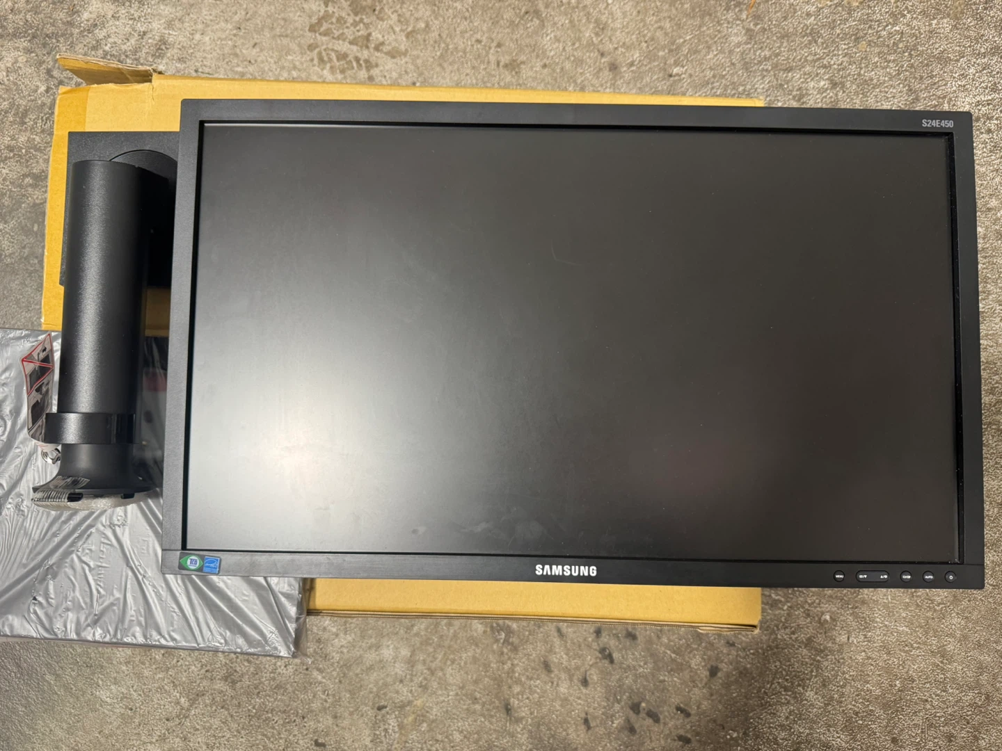 Samsung S24E450 Monitor (Qty. 2) - Great Condition! - photo 3