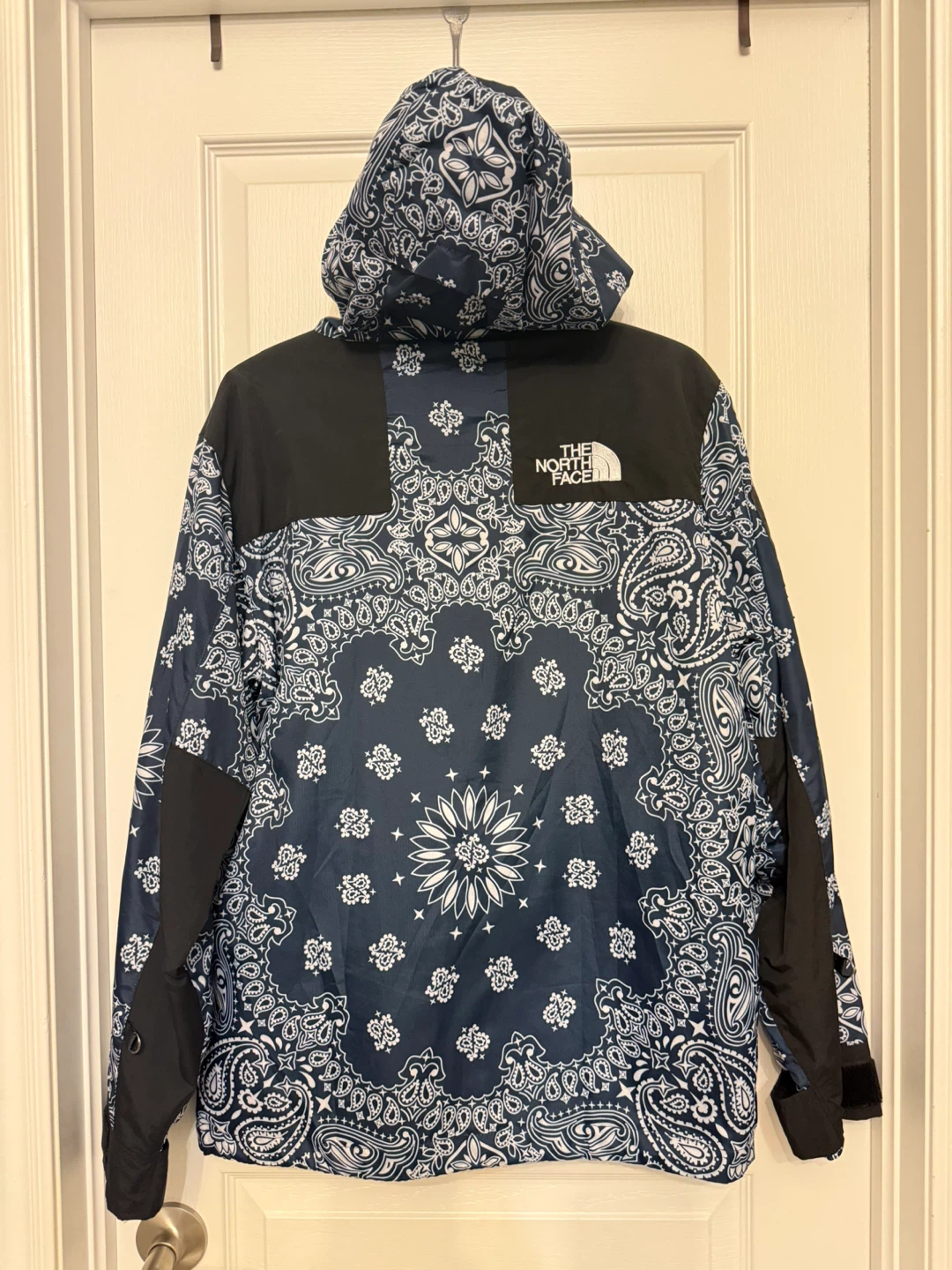 The North Face x Supreme Bandana Mountain Jacket M - photo 3