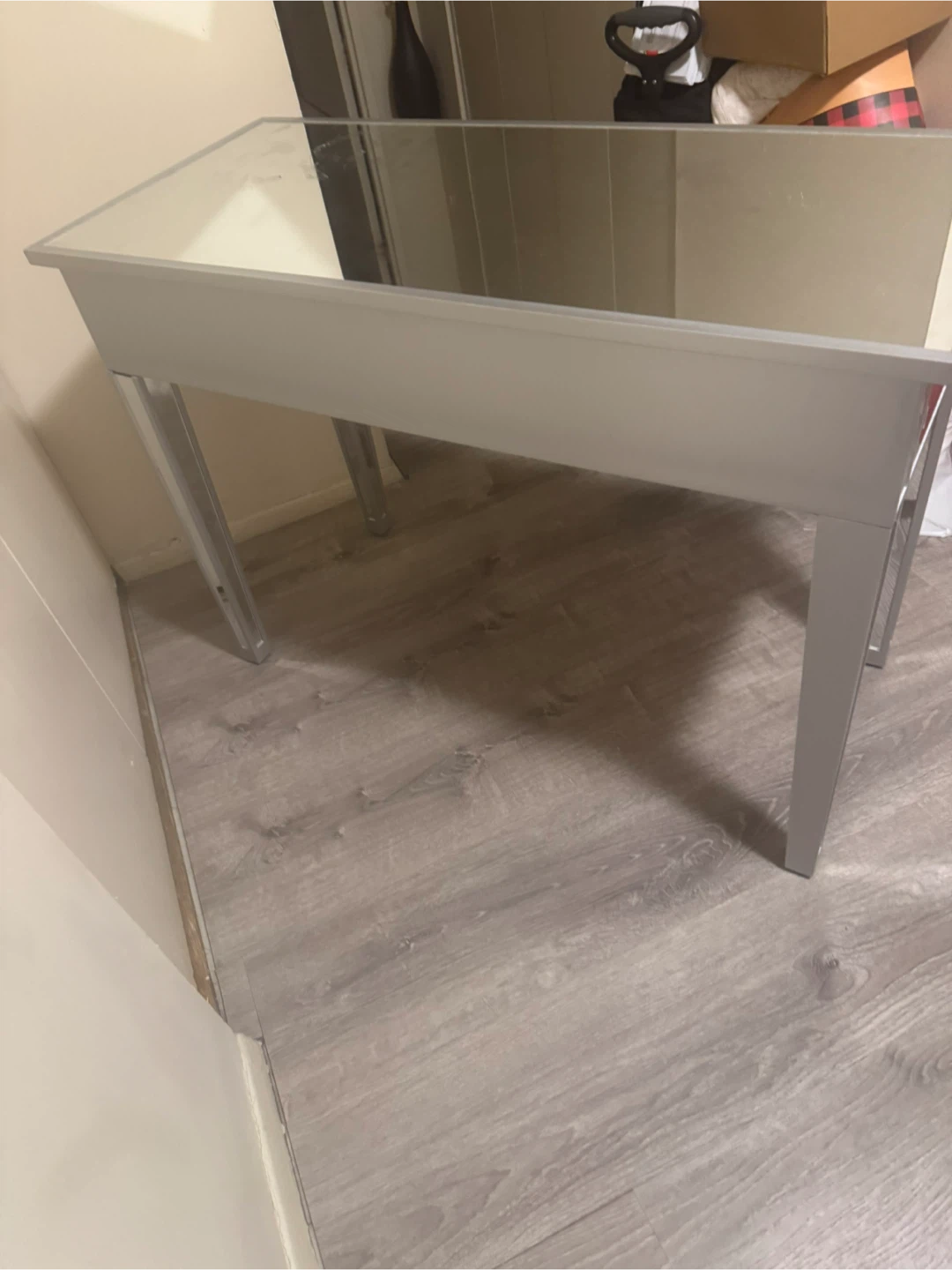 Mirrored Vanity Table 2nd photo I have it wrapped - photo 4