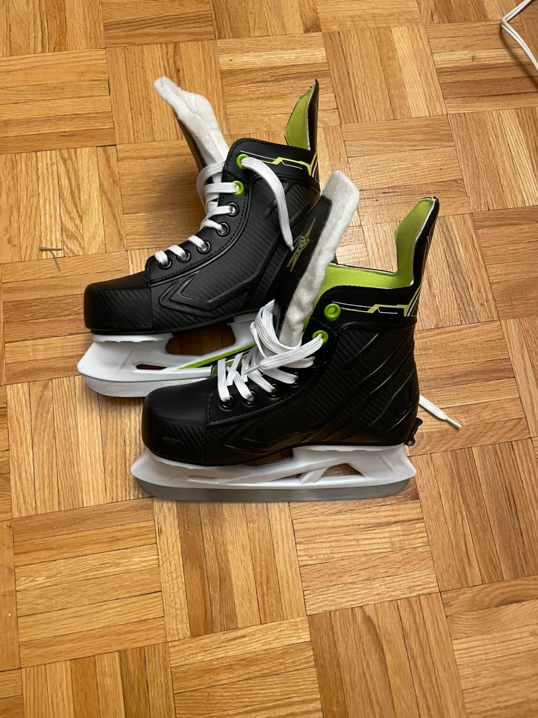 Size 13-2.5 Black Hockey Skates