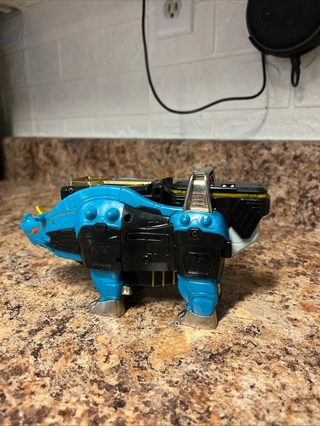 Power Rangers Wild Force - photo 4