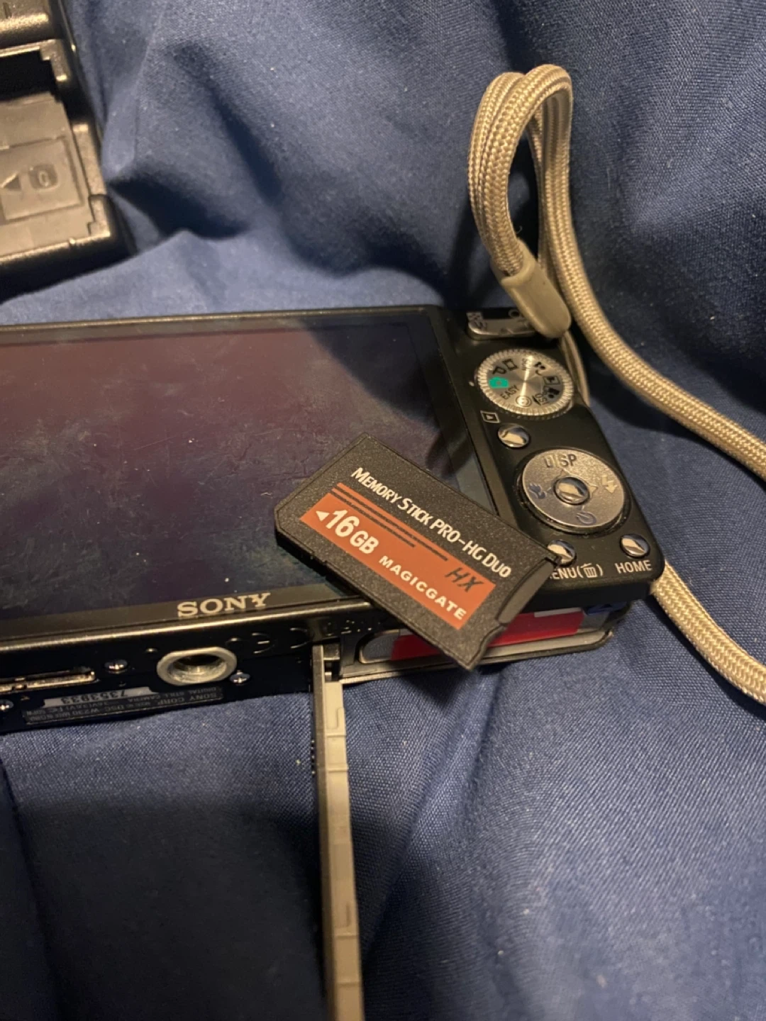 Sony Cyber-shot Digital Camera - photo 4