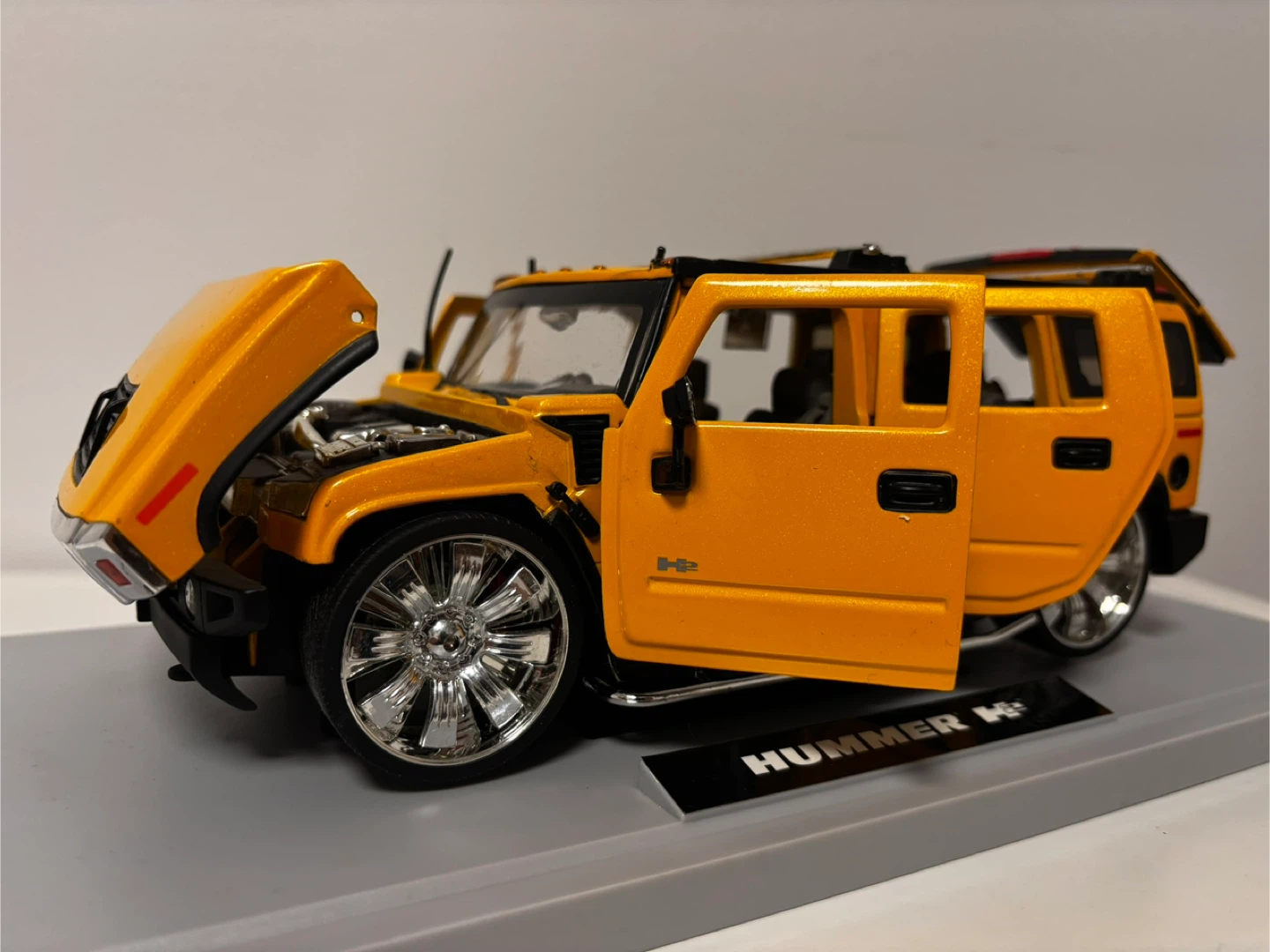 Diecast Hummer H2 Dub City 1:18 – Excellent état – 40 $