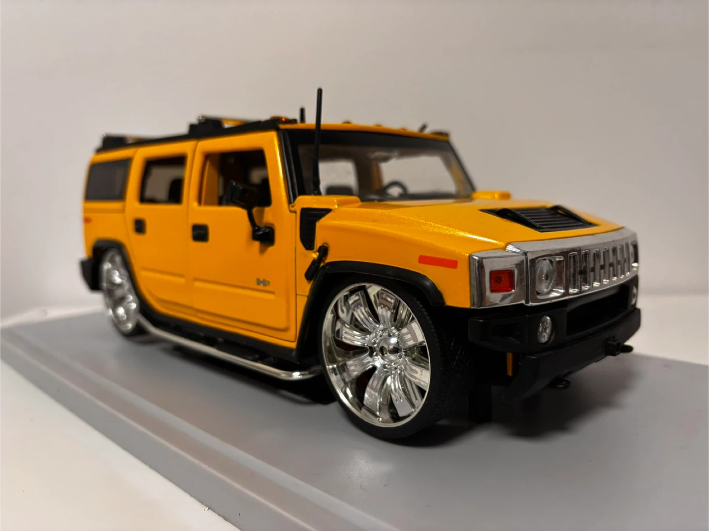 Diecast Hummer H2 Dub City 1:18 – Excellent état – 40 $ - photo 2