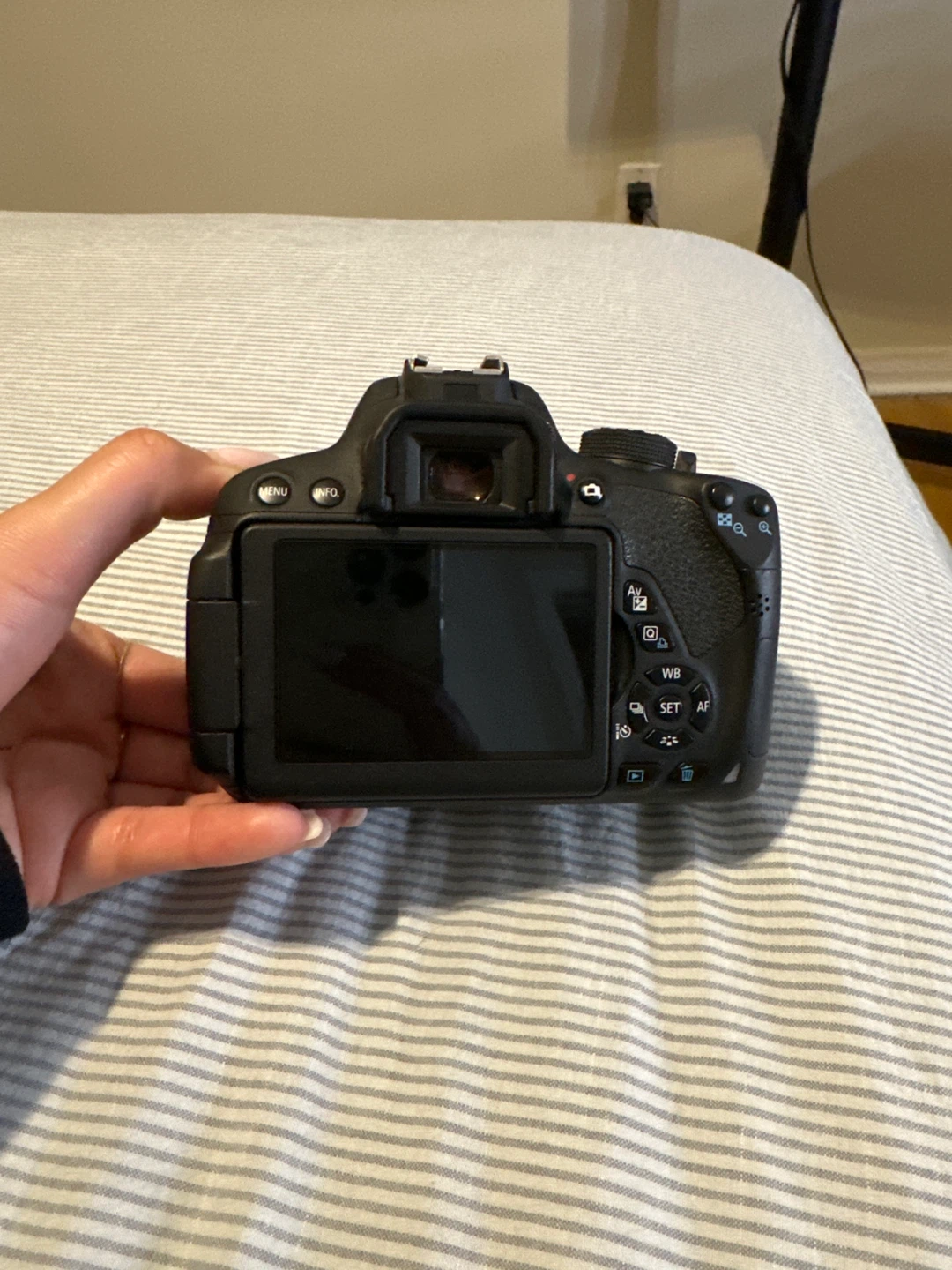 Canon EOS Rebel T5i with EF 50mm f/1.8 STM Lens - photo 4