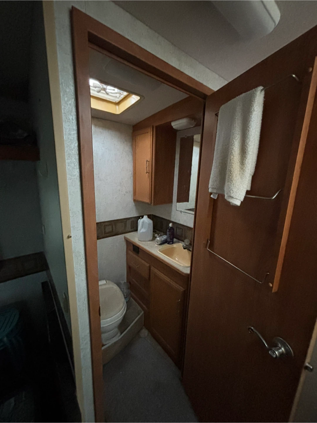Winnebago Sightseer RV - photo 5