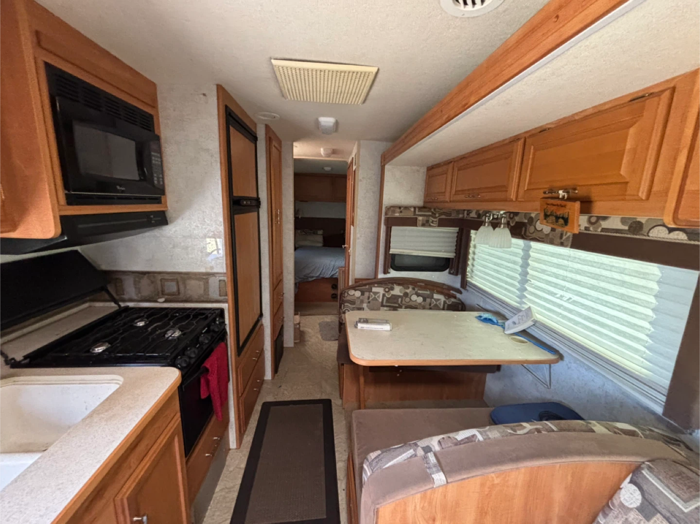 Winnebago Sightseer RV - photo 4