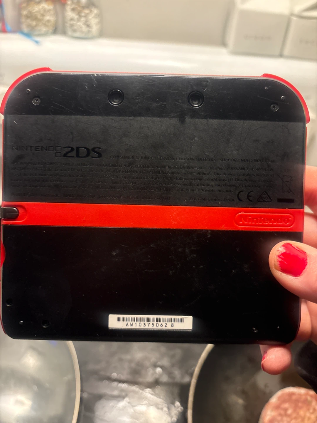 Nintendo 2DS Black and Red - photo 2
