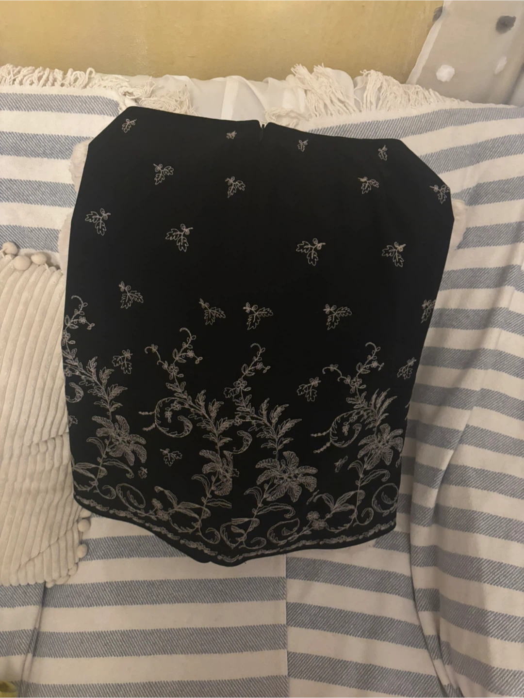 Ann Taylor Black Skirt Size 0P - photo 3