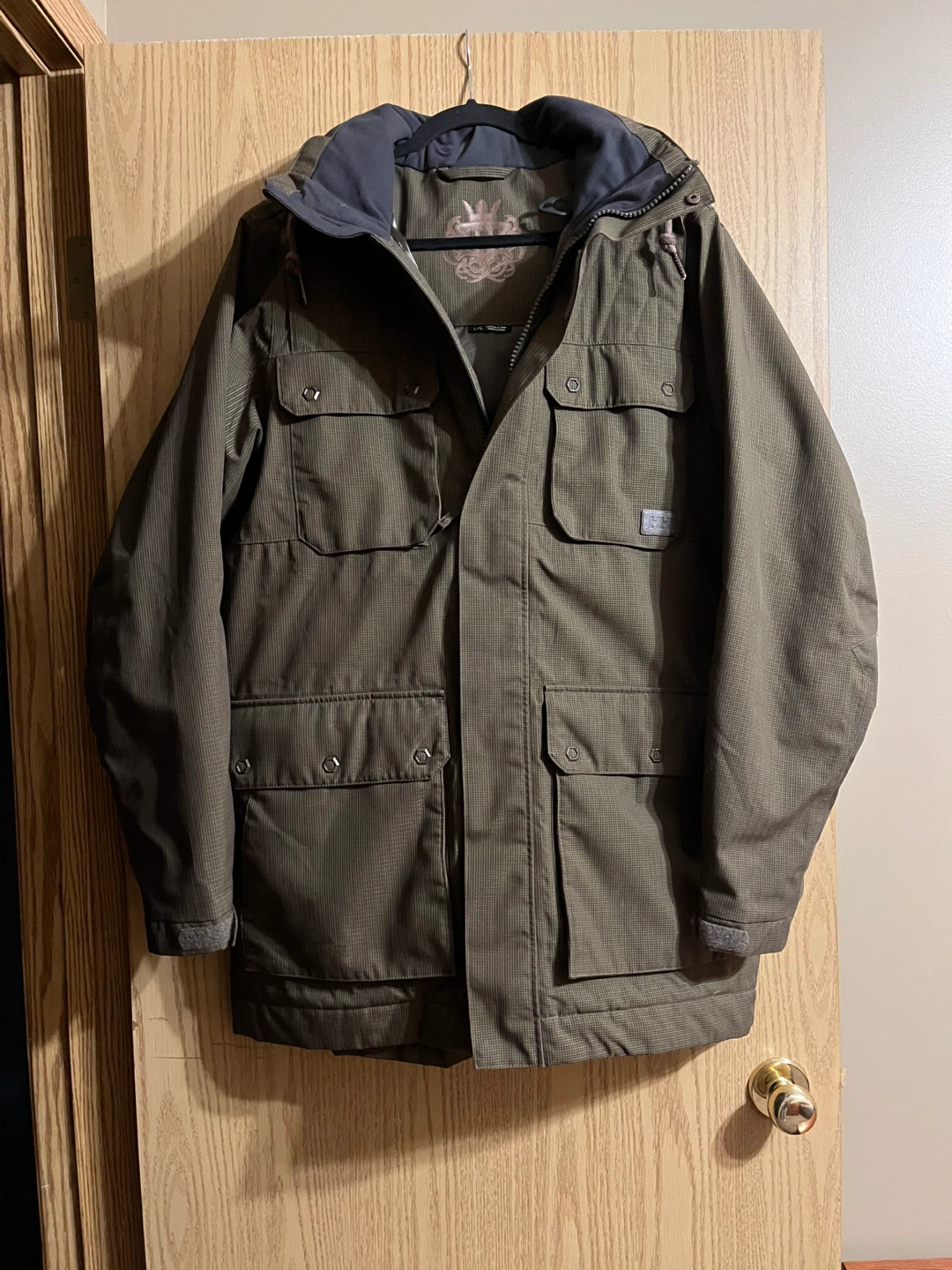 MEN’s HELLY HANSEN KHAKI JACKET (Size Large)