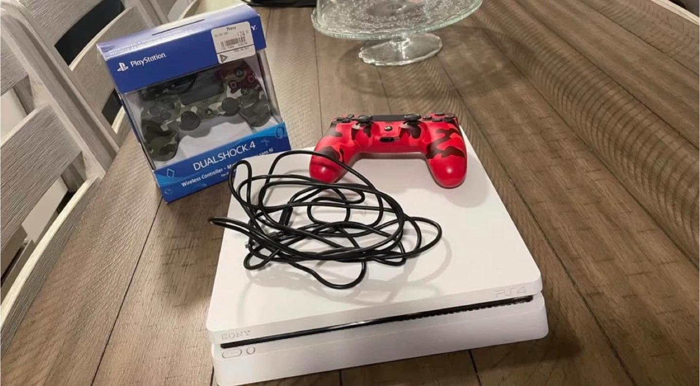 Sony PlayStation 4 slim