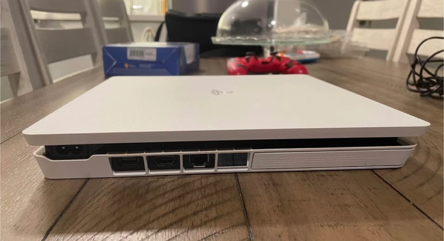 Sony PlayStation 4 slim - photo 4