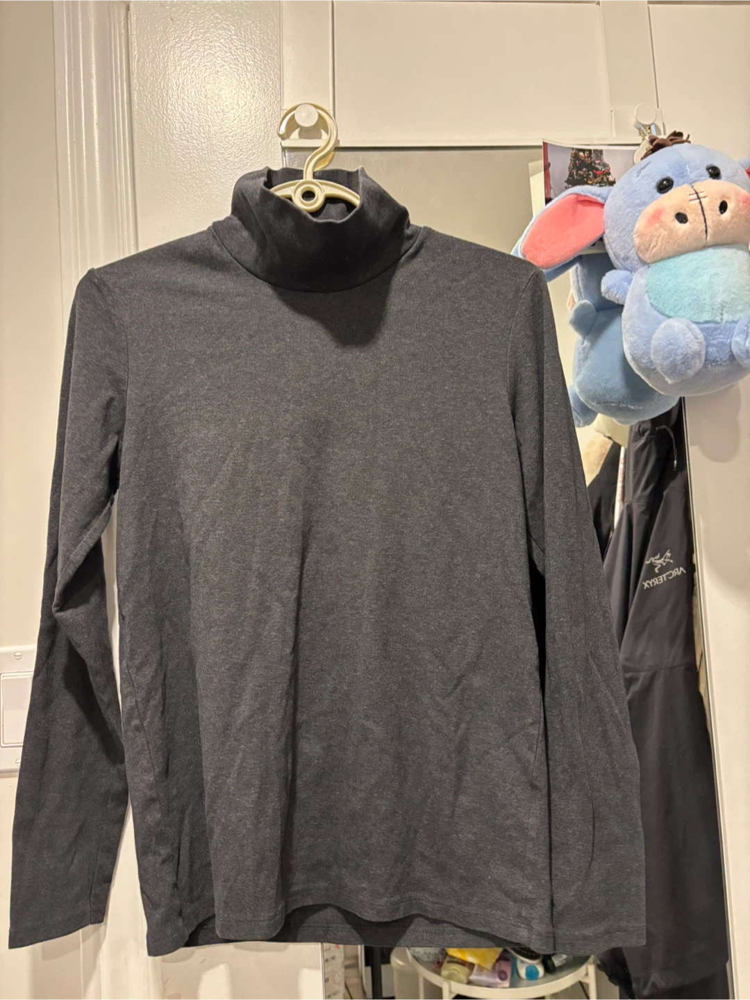 Uniqlo Heattech Turtleneck Top - Size M