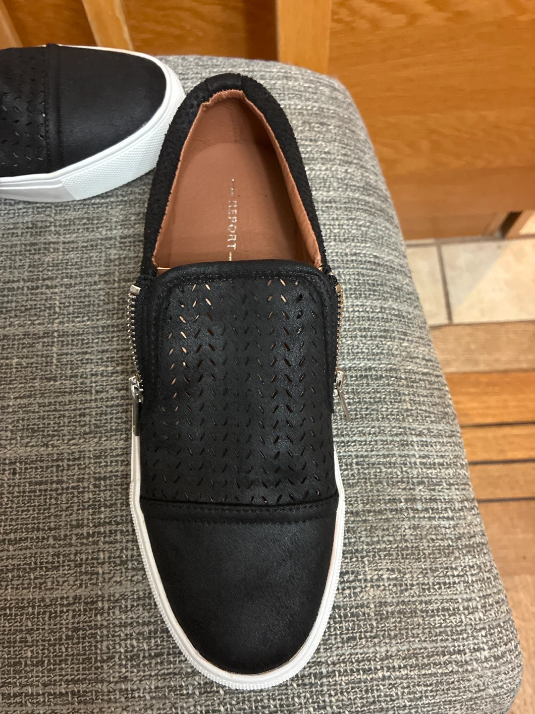 New Report Alexa Black Slip-On Sneakers - Size 8 - photo 2