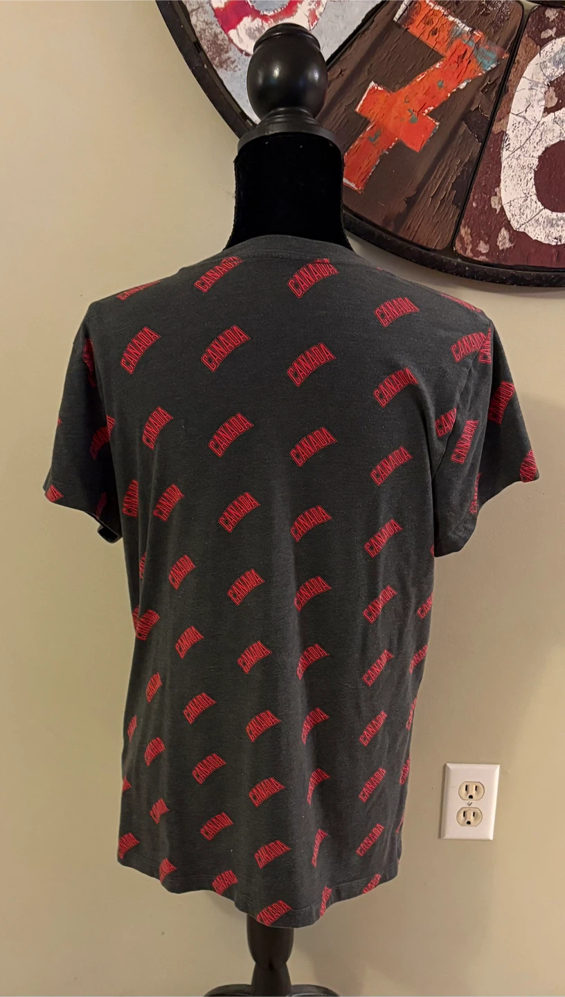 ✨✨Hudson's Bay Canada T-Shirt - photo 3