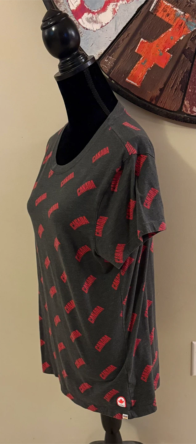 ✨✨Hudson's Bay Canada T-Shirt - photo 2