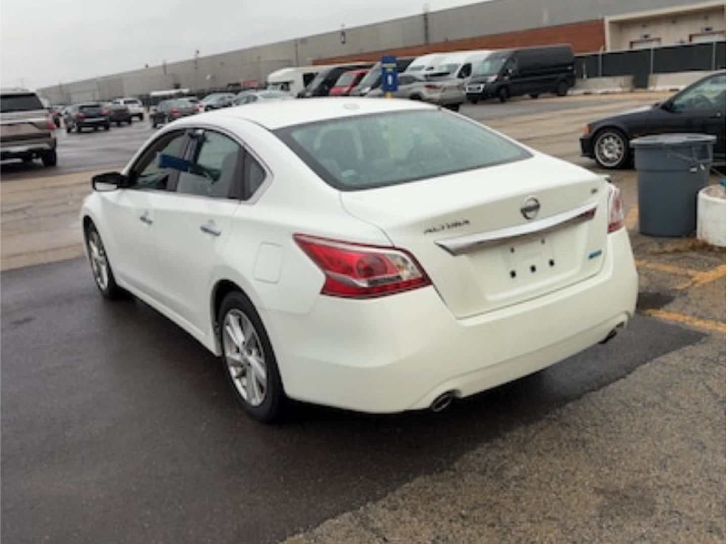 2013 Nissan Altima Sedan - White - photo 3