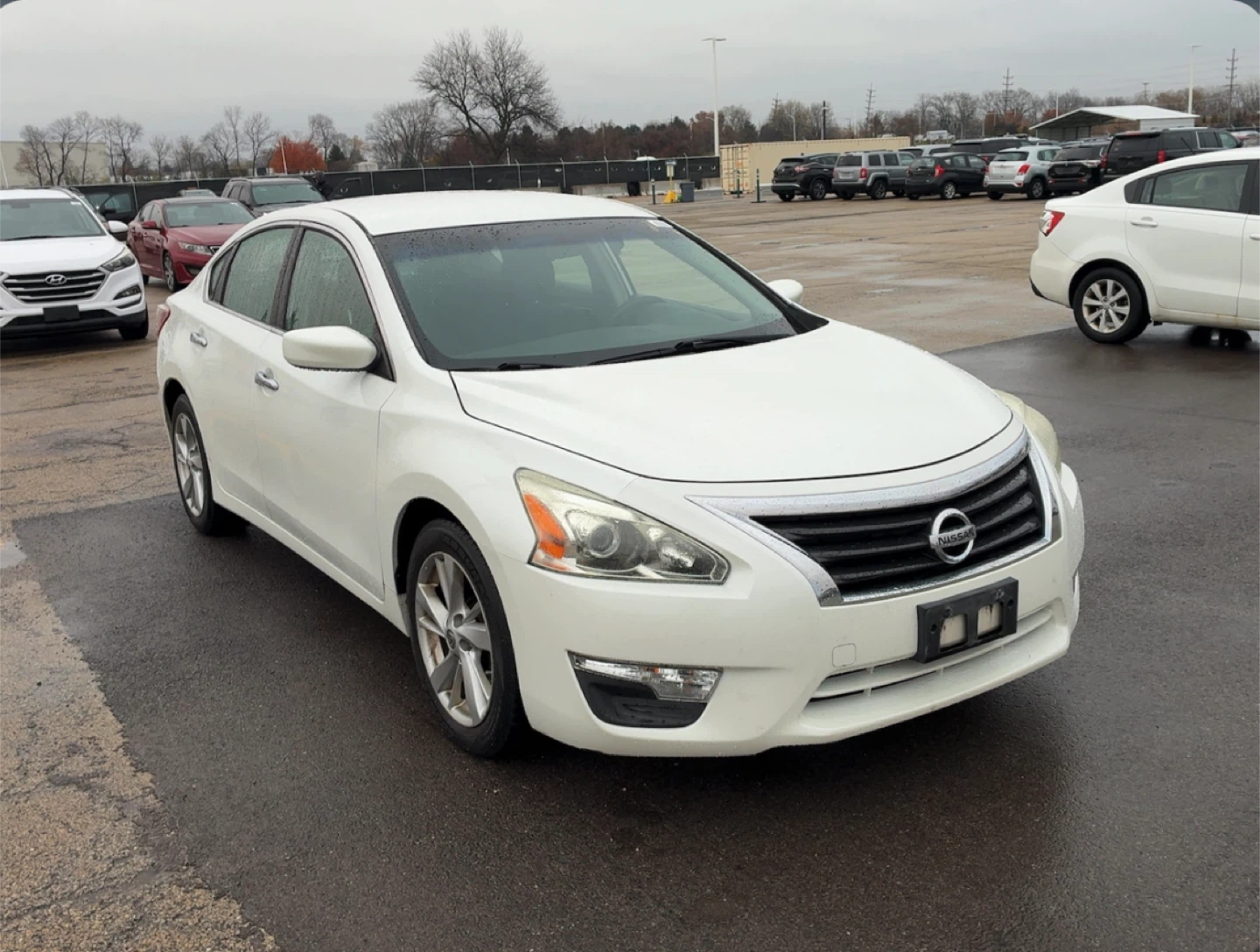 2013 Nissan Altima Sedan - White