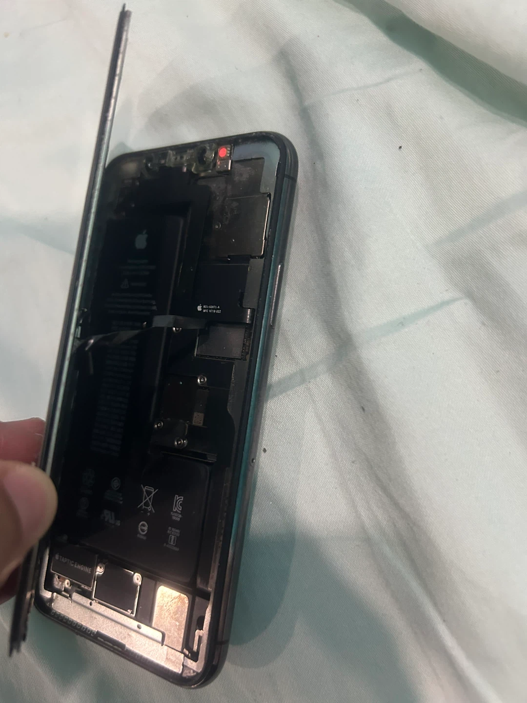 Damaged iPhone 11 Pro - 64 GB - photo 3