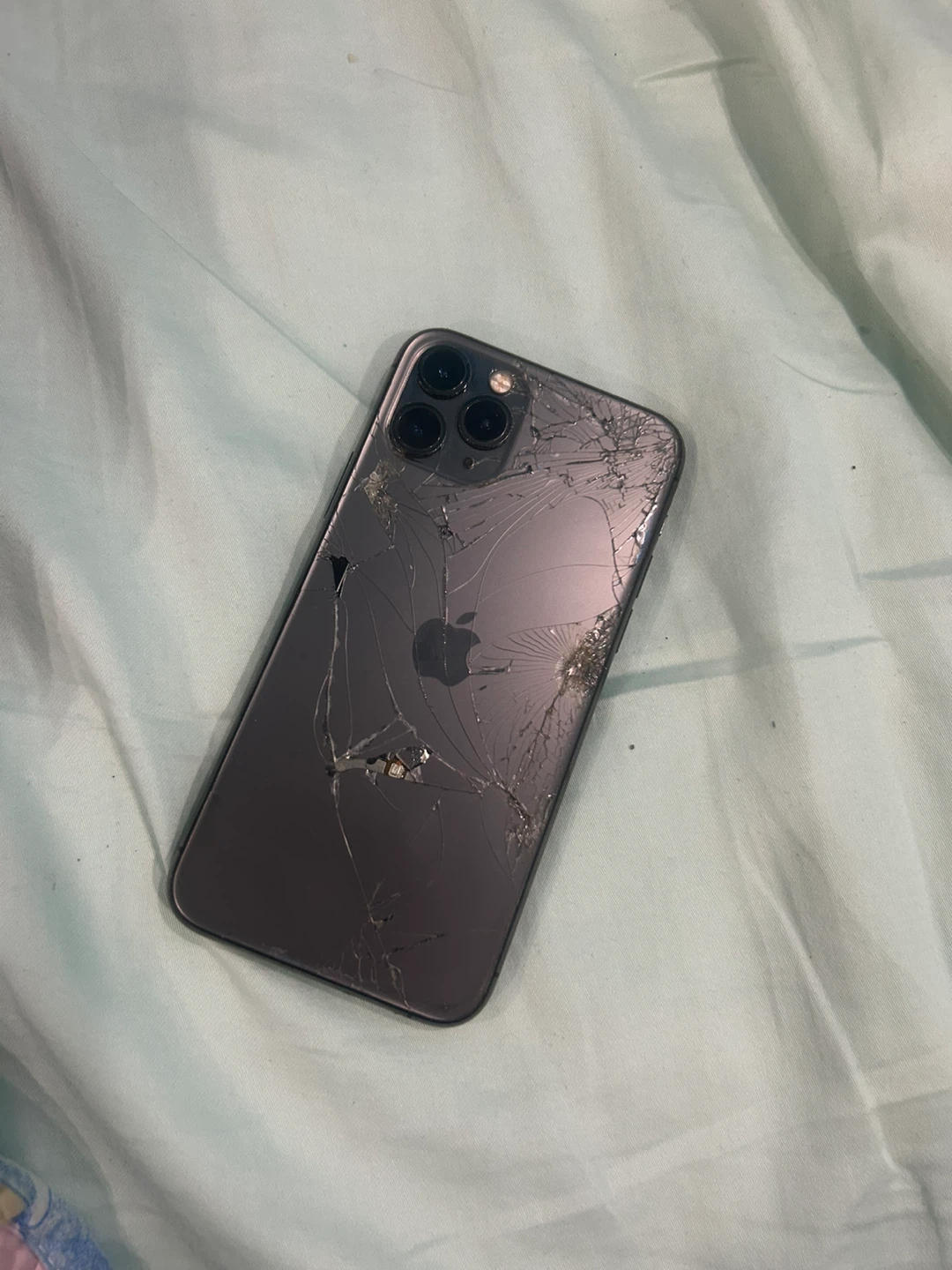Damaged iPhone 11 Pro - 64 GB - photo 2