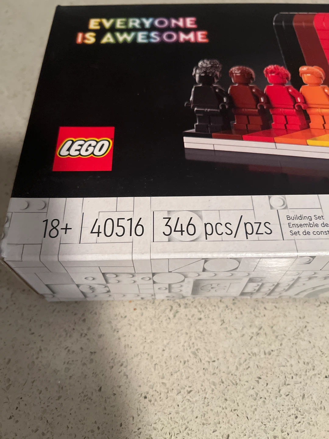 New LEGO Everyone is Awesome Set 40516 - photo 3