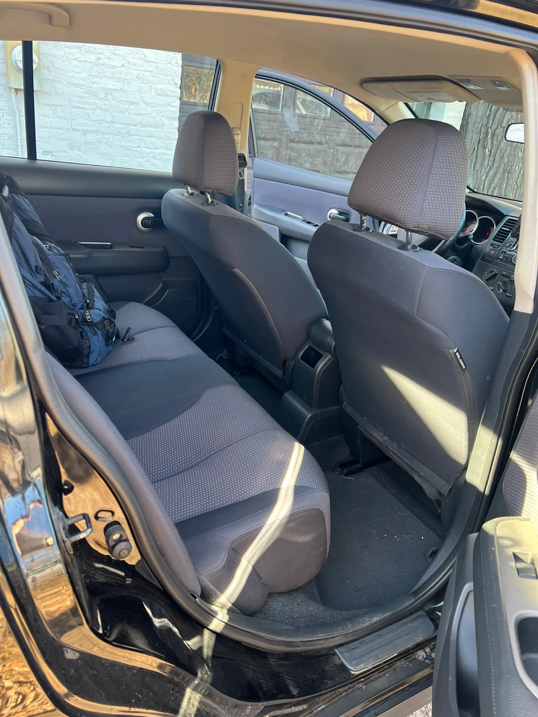 2009 Nissan Versa SL - Black - photo 4