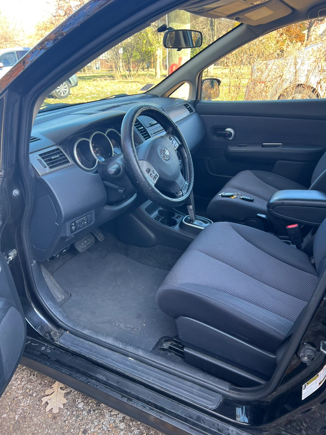 2009 Nissan Versa SL - Black - photo 3