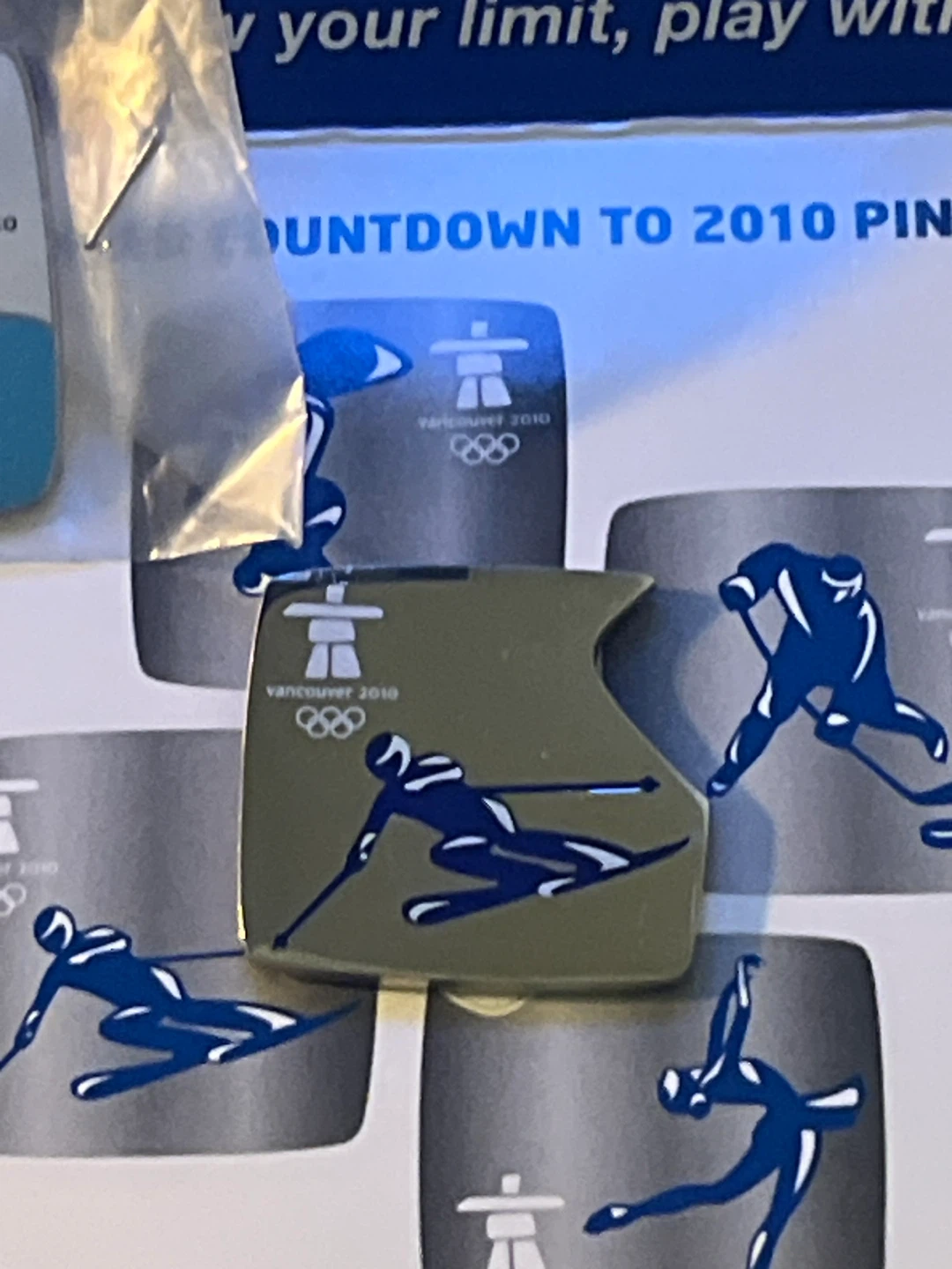 Vancouver 2010 Olympics Pins - photo 4