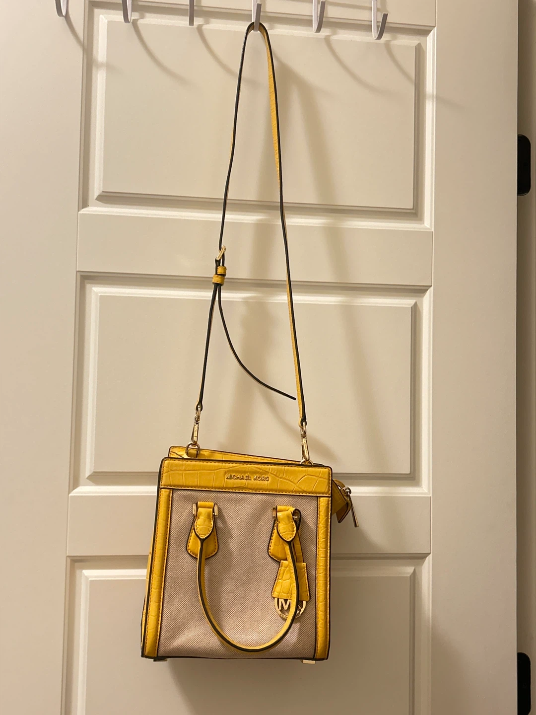 MICHAEL KORS Colette Ecru Leather Medium Canvas Messenger - photo 2